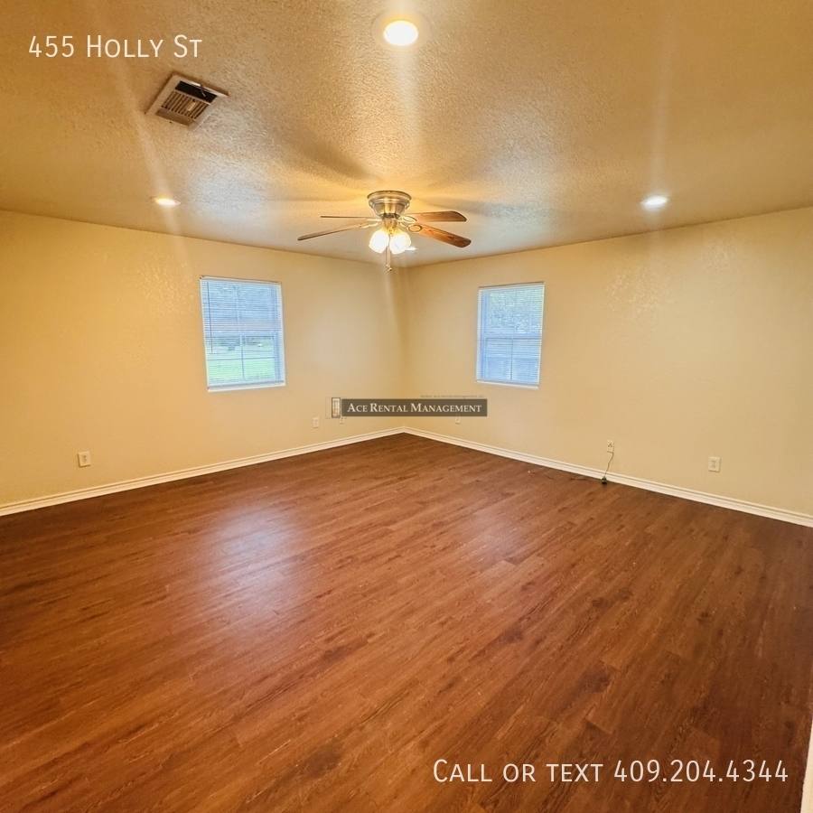 House for rent at 455 Holly St, Bridge City, TX 77611