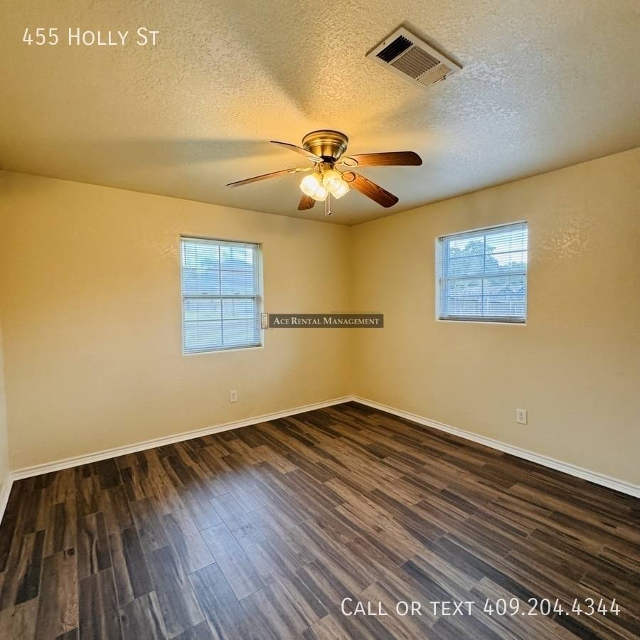 House for rent at 455 Holly St, Bridge City, TX 77611