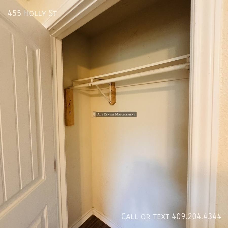 House for rent at 455 Holly St, Bridge City, TX 77611