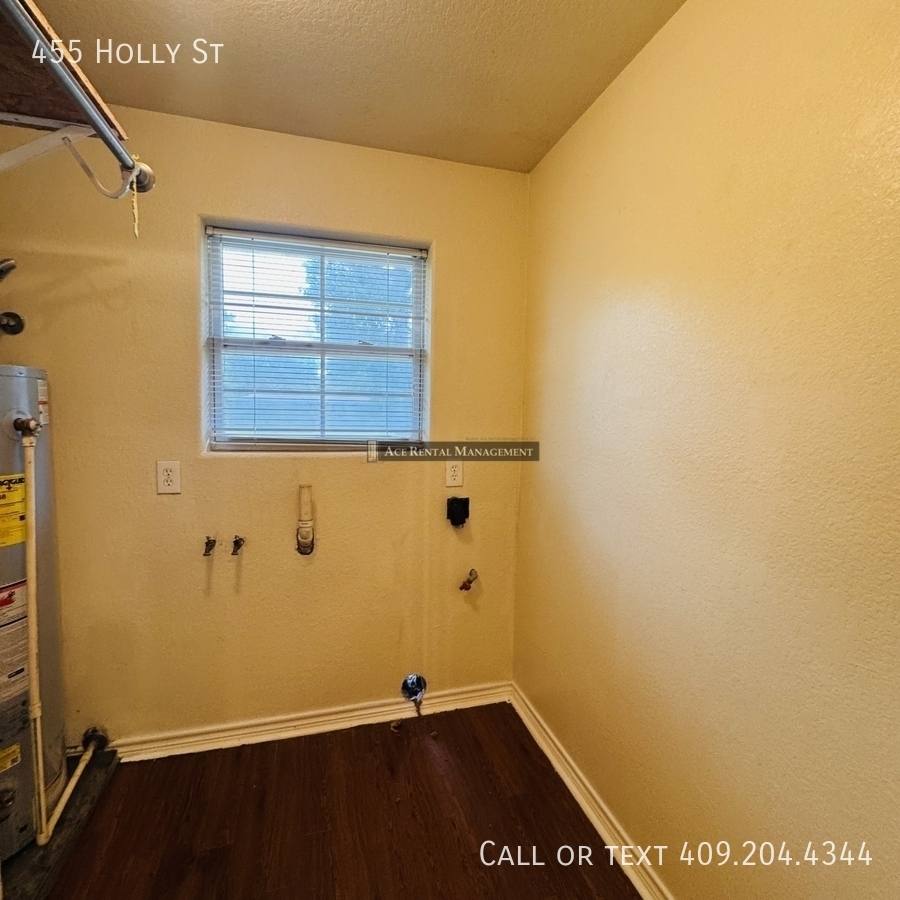 House for rent at 455 Holly St, Bridge City, TX 77611