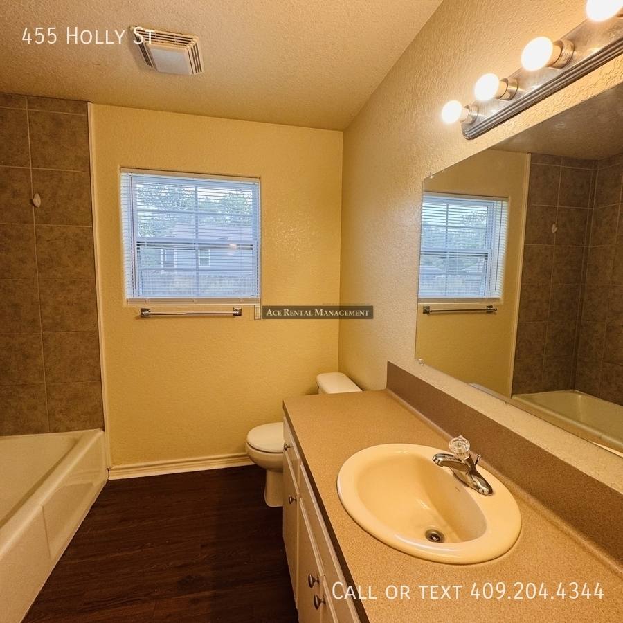 House for rent at 455 Holly St, Bridge City, TX 77611