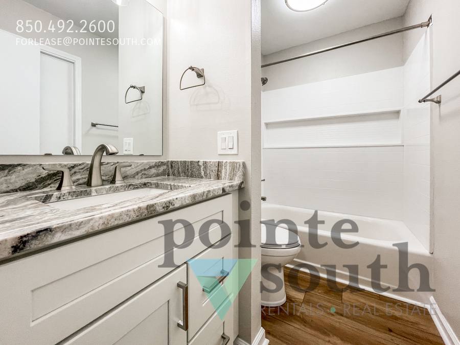 Townhouse for rent at 2106 Schwab Court #B, Pensacola, FL 32504