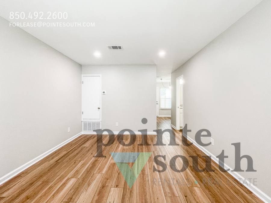 Townhouse for rent at 2106 Schwab Court #B, Pensacola, FL 32504