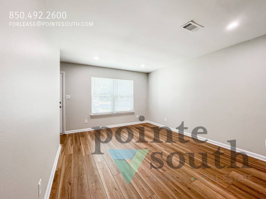 Townhouse for rent at 2106 Schwab Court #B, Pensacola, FL 32504