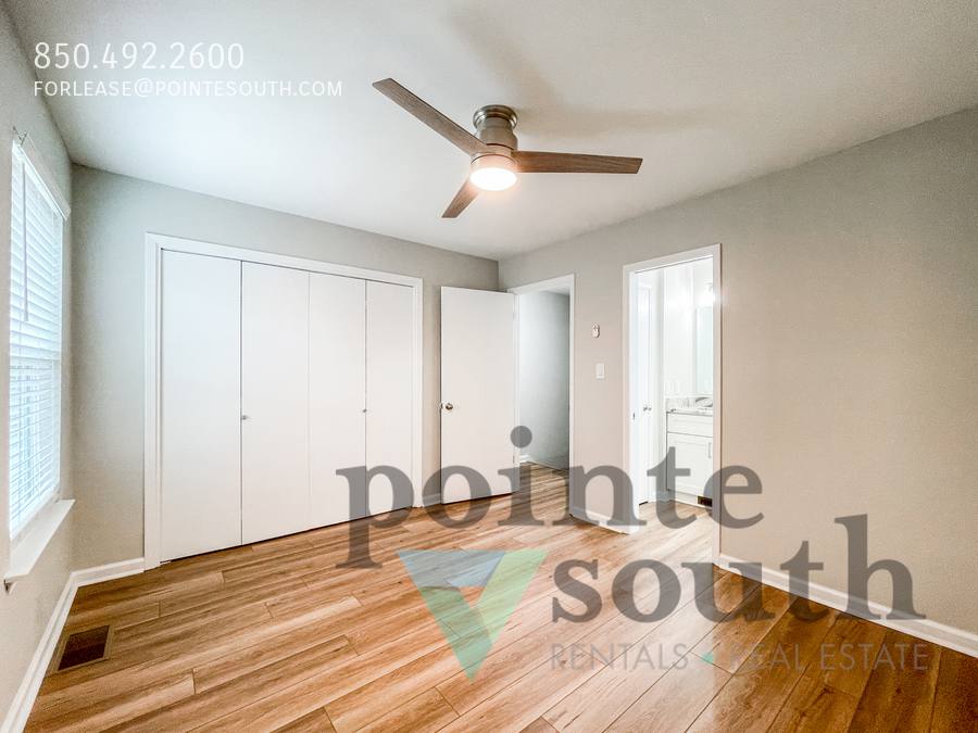 Townhouse for rent at 2106 Schwab Court #B, Pensacola, FL 32504