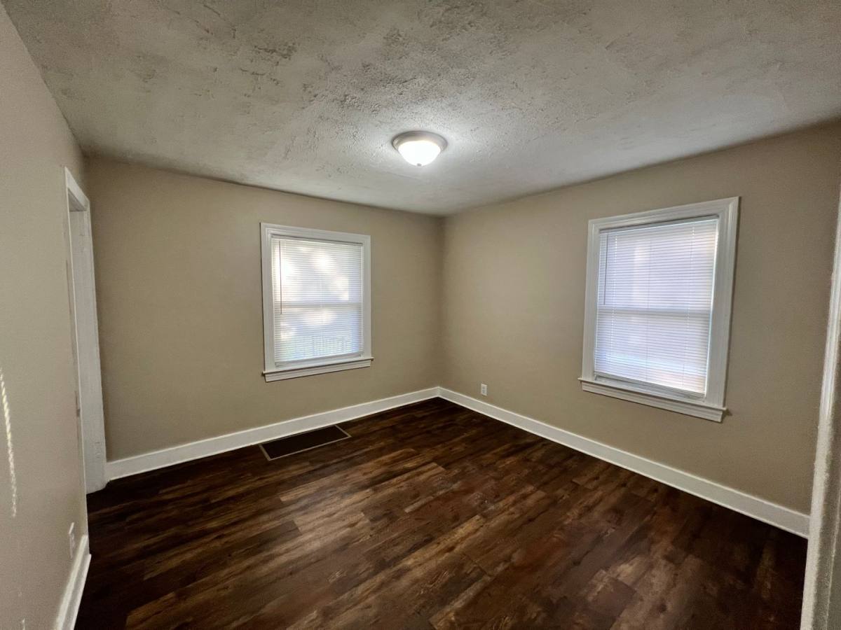 House for rent at 4004 Carol Rd, Louisville, KY 40218