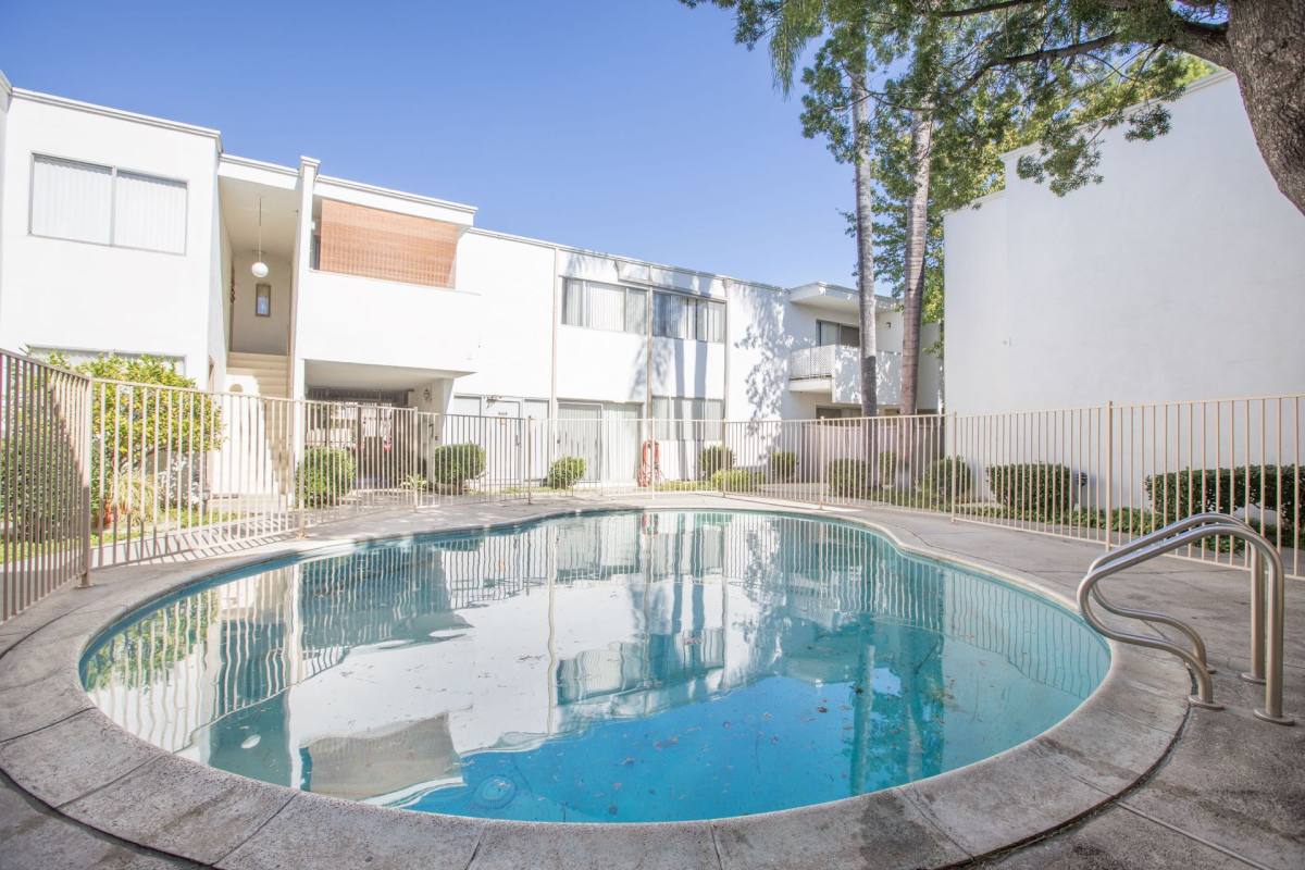Apartment for rent at 18100 Roscoe Blvd, Northridge, CA 91325