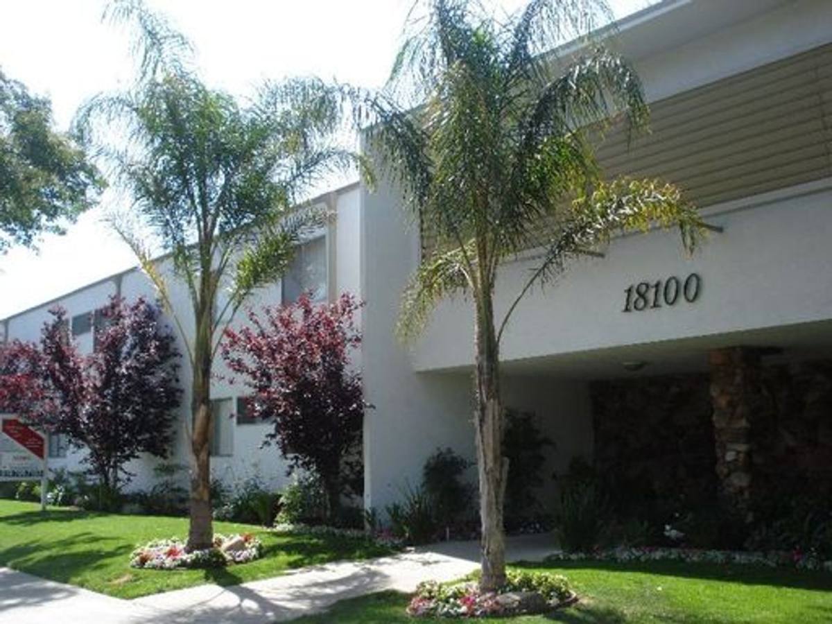 Apartment for rent at 18100 Roscoe Blvd, Northridge, CA 91325