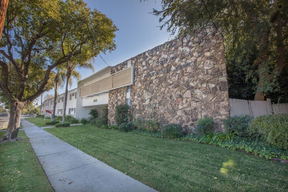 Apartment for rent at 18100 Roscoe Blvd, Northridge, CA 91325