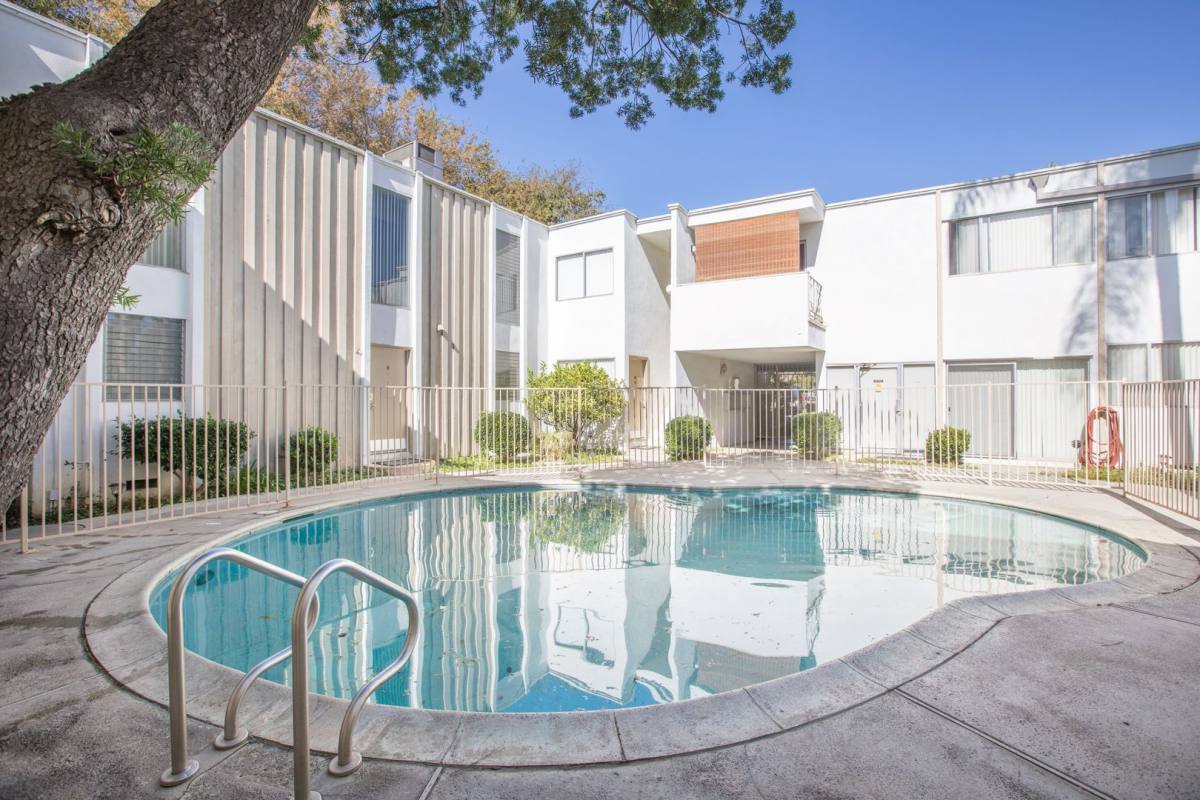 Apartment for rent at 18100 Roscoe Blvd, Northridge, CA 91325