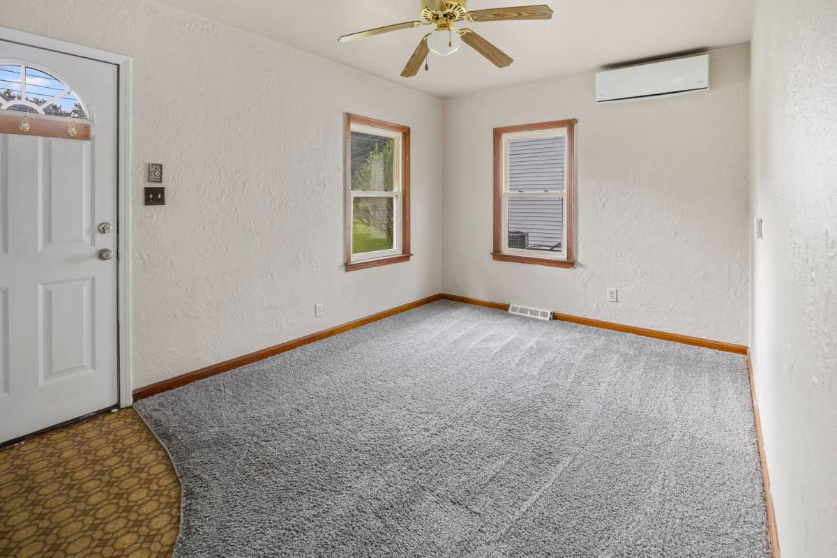 House for rent at 3934 54th St, Des Moines, IA 50310