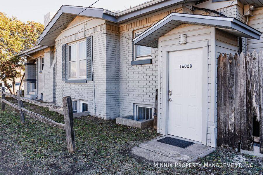 House for rent at 1602 Ave Y #B, Lubbock, TX 79401