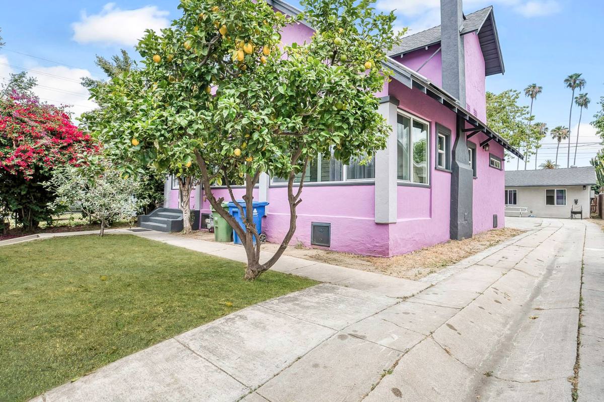Apartment for rent at 1616 12th Ave, Los Angeles, CA 90019