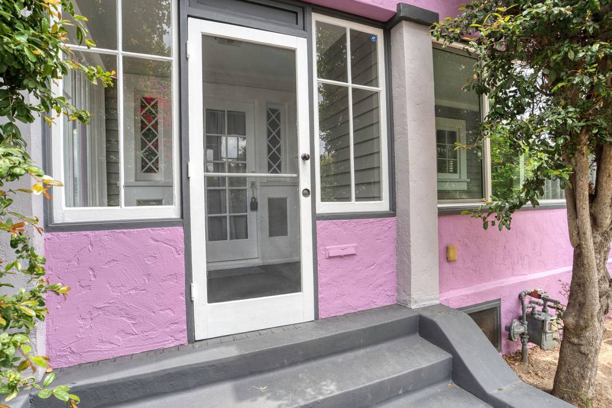 Apartment for rent at 1616 12th Ave, Los Angeles, CA 90019