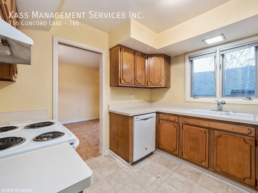 Townhouse for rent at 766 Concord Lane #766, Barrington, IL 60010