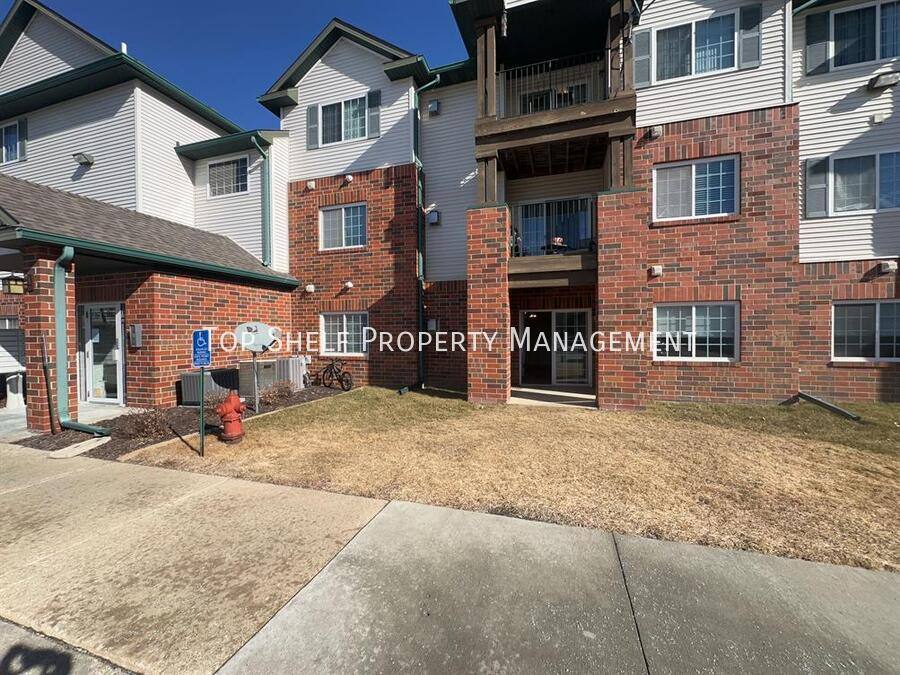 Townhouse for rent at 101 NW 8th St #105, Grimes, IA 50111