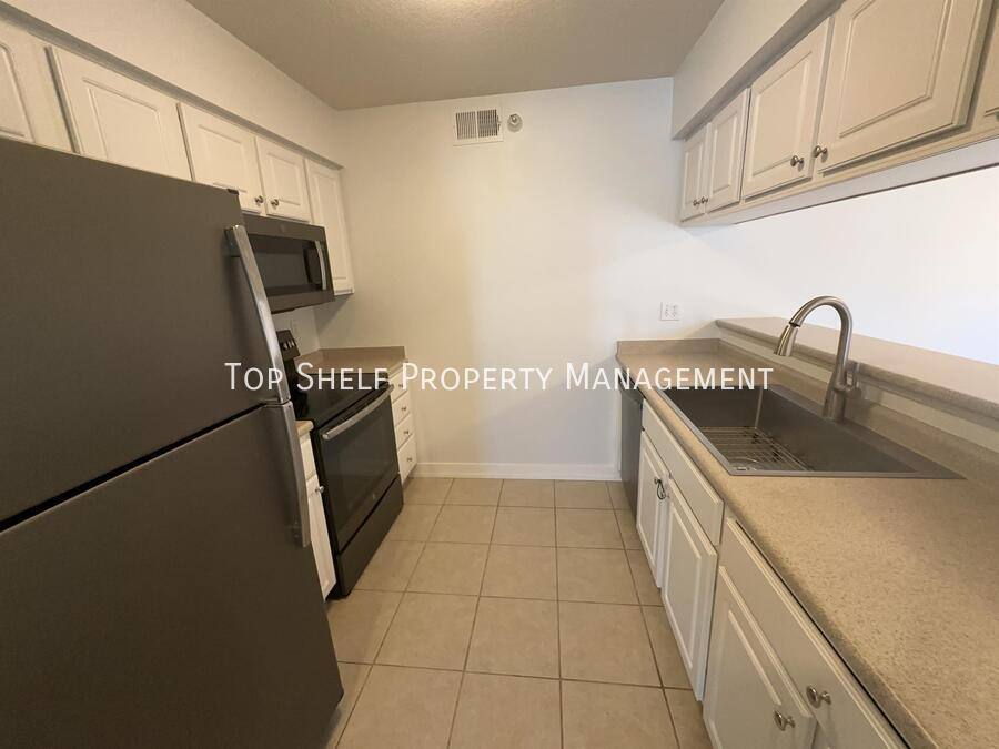 Townhouse for rent at 101 NW 8th St #105, Grimes, IA 50111