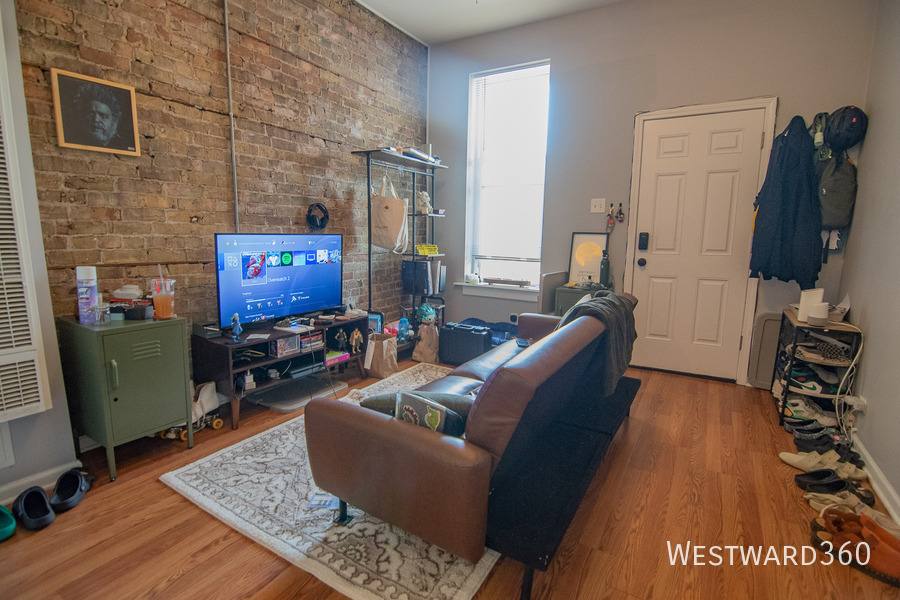 Apartment for rent at 1479 Huron #2R, Chicago, IL 60642