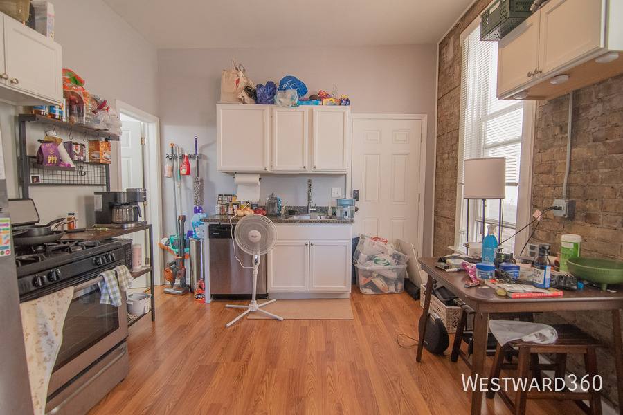 Apartment for rent at 1479 Huron #2R, Chicago, IL 60642