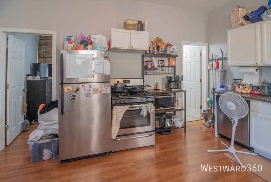 Apartment for rent at 1479 Huron #2R, Chicago, IL 60642