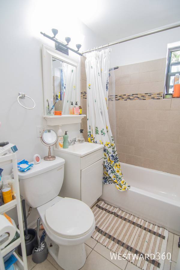 Apartment for rent at 1479 Huron #2R, Chicago, IL 60642
