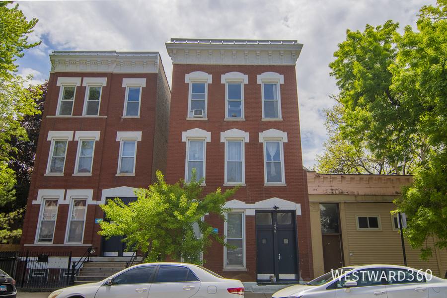 Apartment for rent at 1479 Huron #2R, Chicago, IL 60642