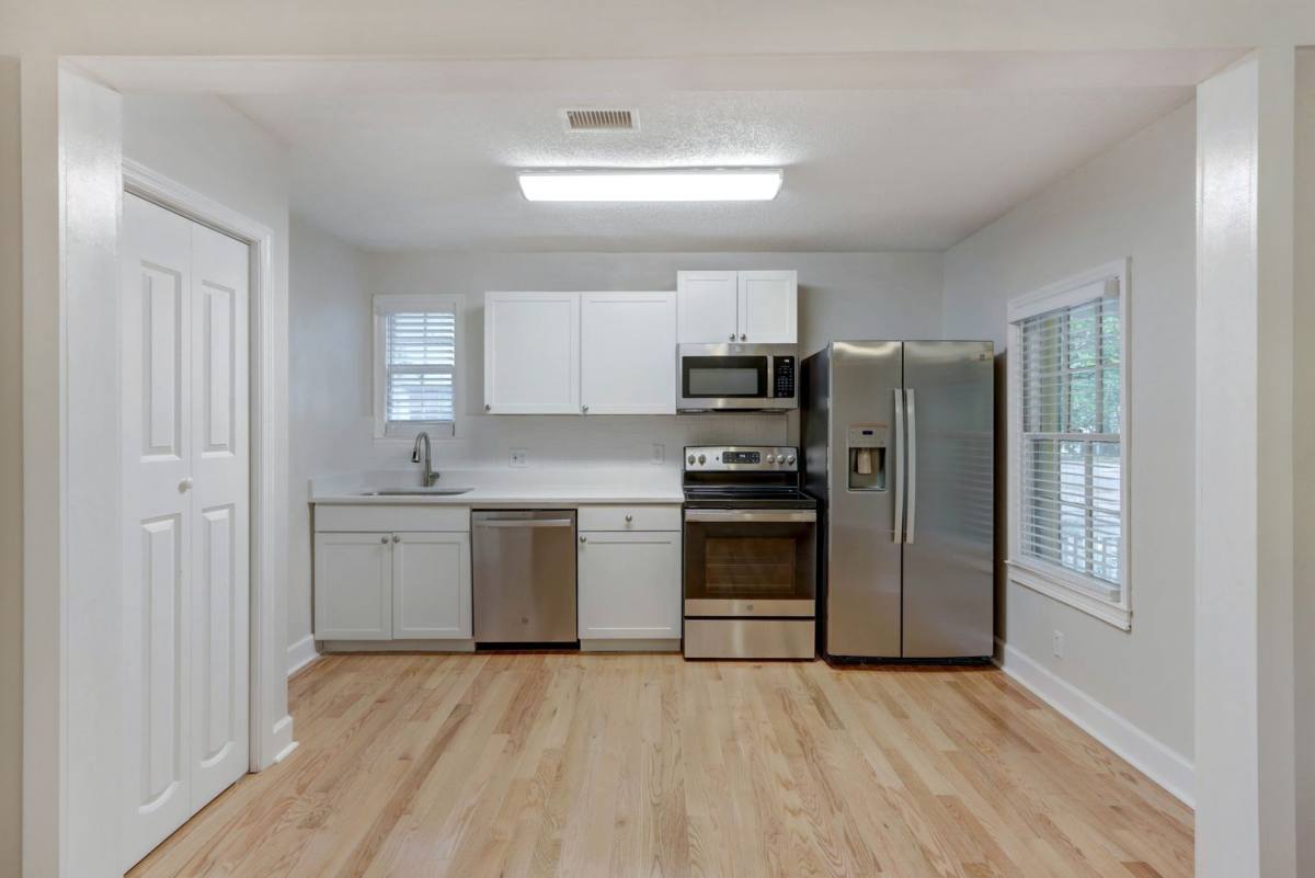 Apartment for rent at 1210 E 54th St, Savannah, GA 31404