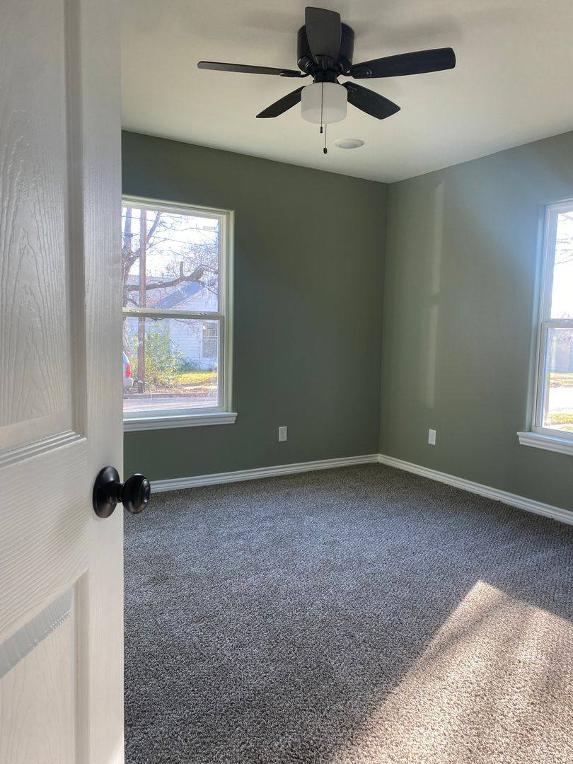 House for rent at 420 S Gribble St, Sherman, TX 75090