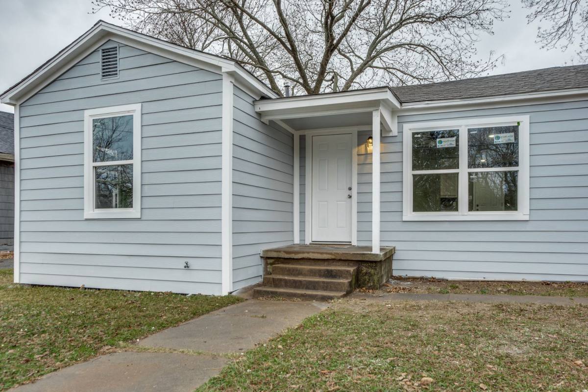 House for rent at 420 S Gribble St, Sherman, TX 75090