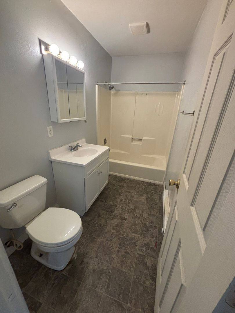 Apartment for rent at 1321 4th St S, La Crosse, WI 54601
