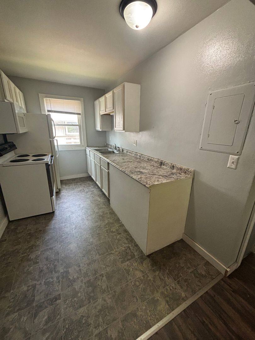 Apartment for rent at 1321 4th St S, La Crosse, WI 54601