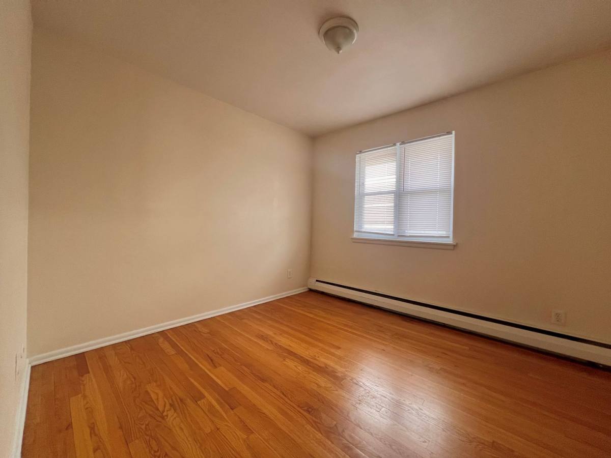 Apartment for rent at 1004 E Pleasant St, Milwaukee, WI 53202