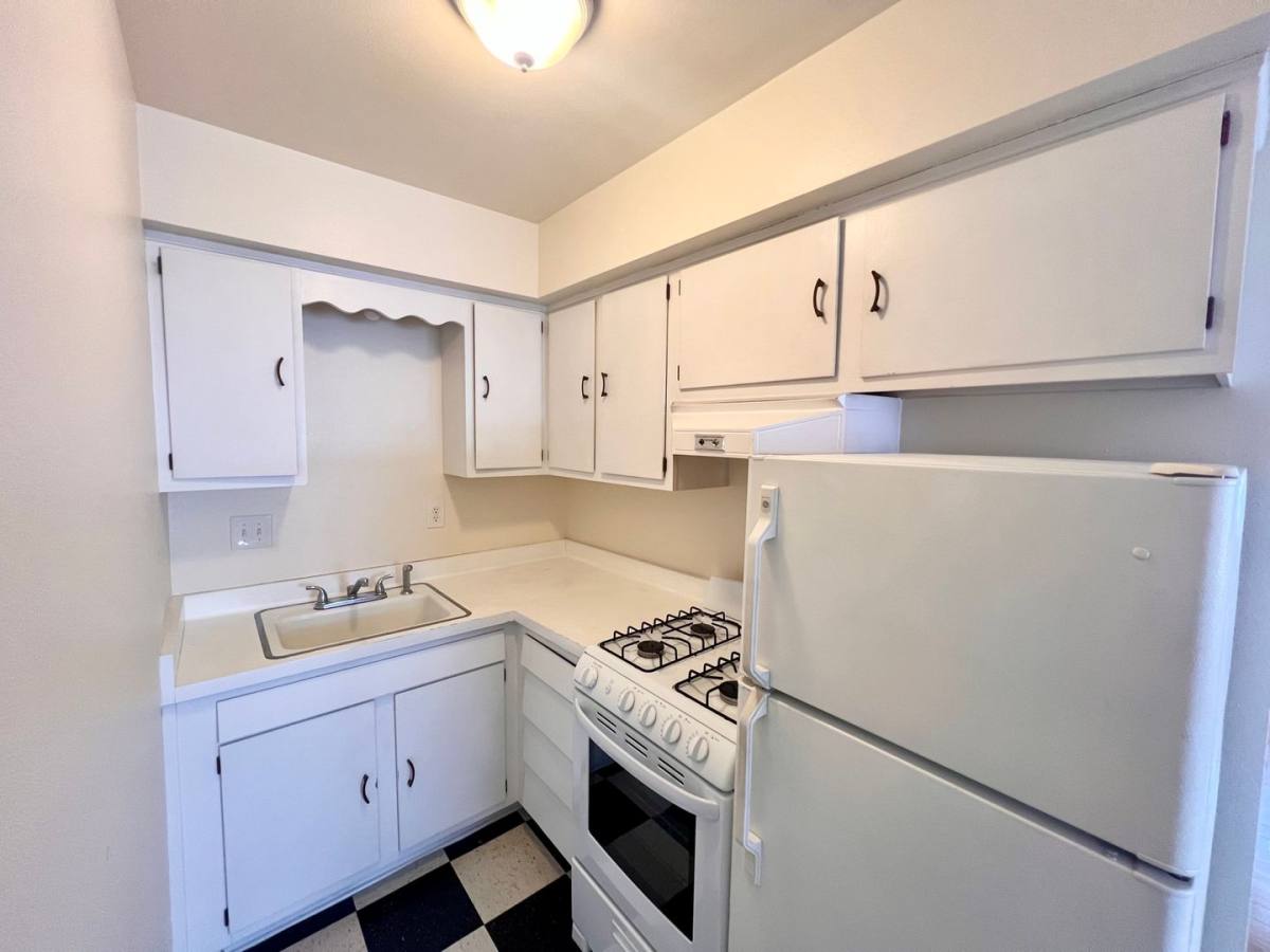 Apartment for rent at 1004 E Pleasant St, Milwaukee, WI 53202