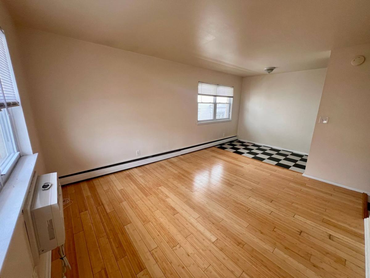 Apartment for rent at 1004 E Pleasant St, Milwaukee, WI 53202