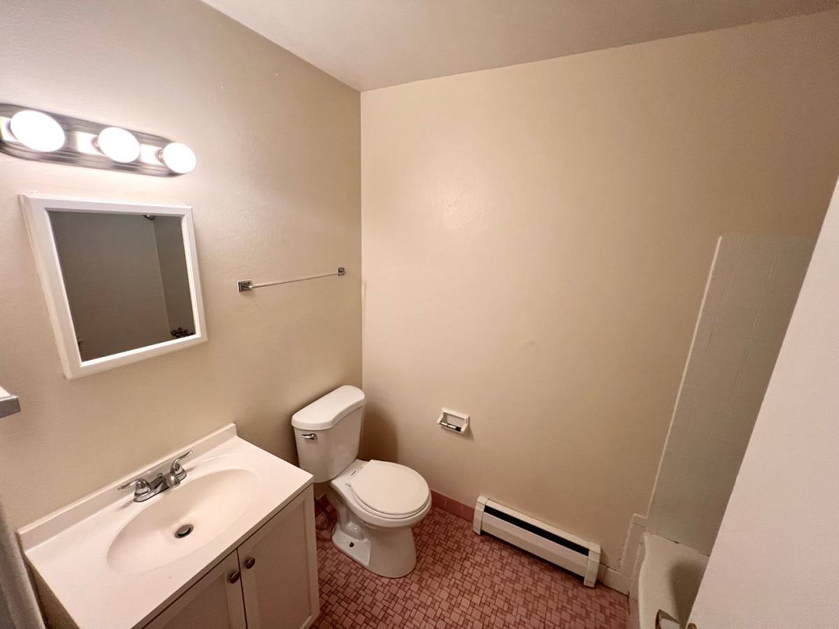 Apartment for rent at 1004 E Pleasant St, Milwaukee, WI 53202