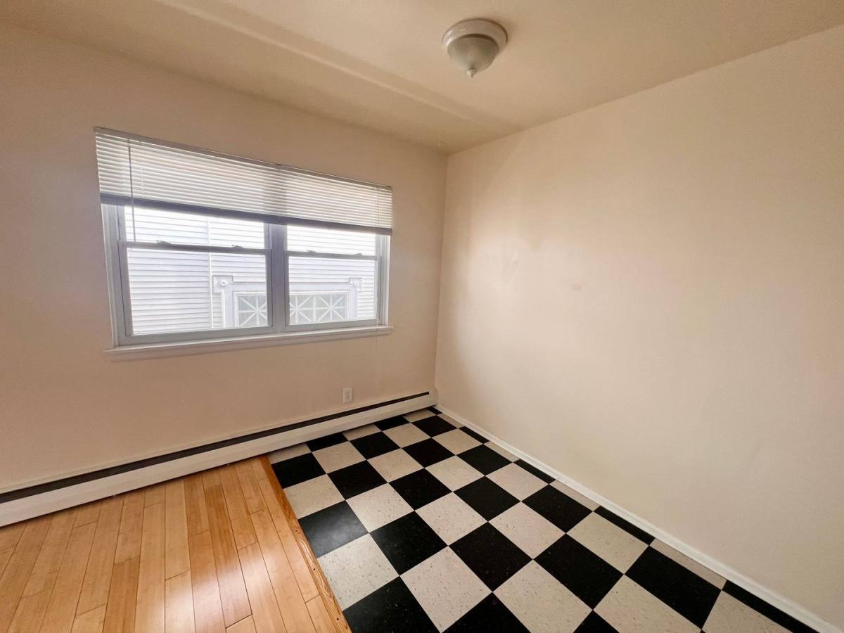 Apartment for rent at 1004 E Pleasant St, Milwaukee, WI 53202