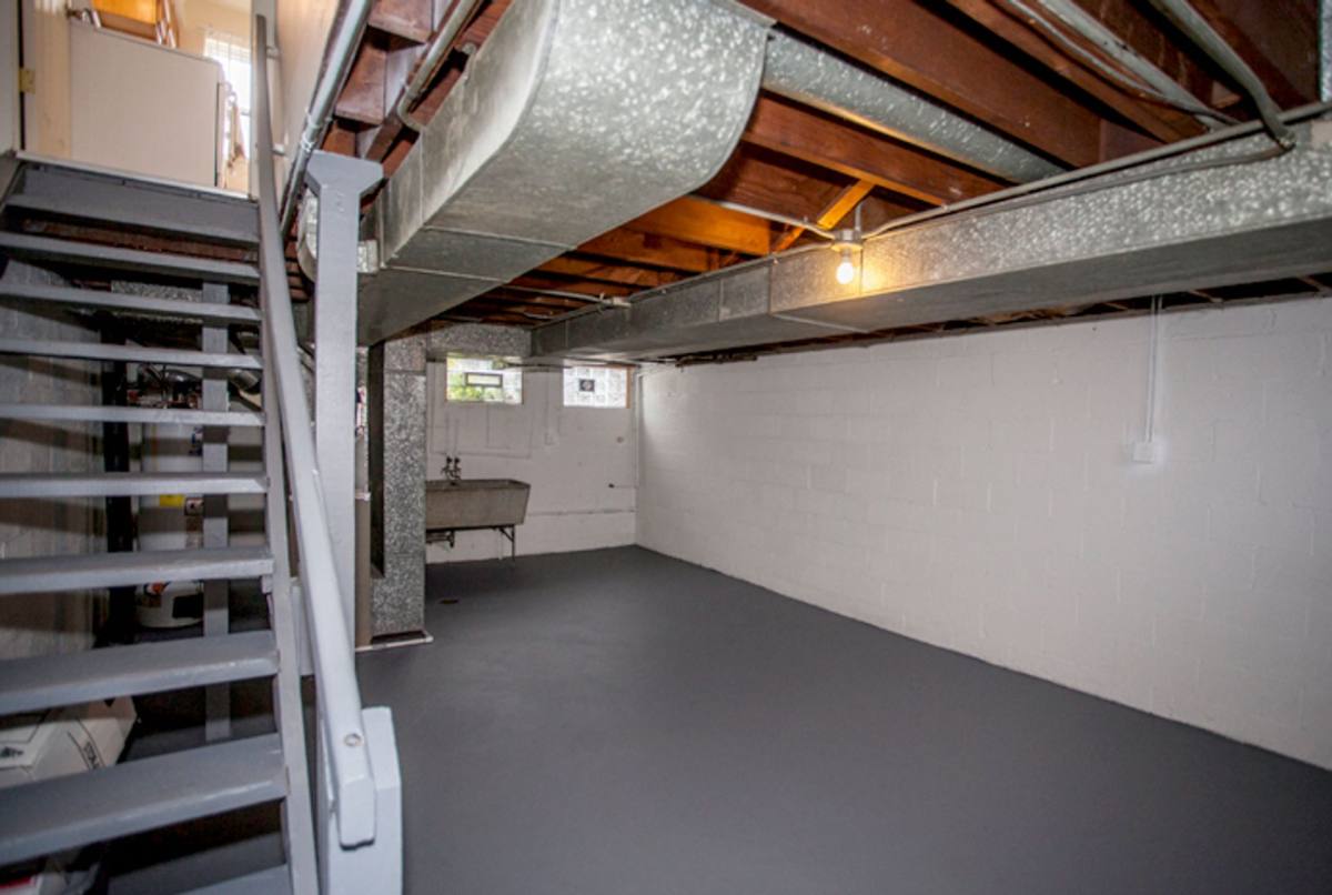 Townhouse for rent at 1936 167th St, Hammond, IN 46324