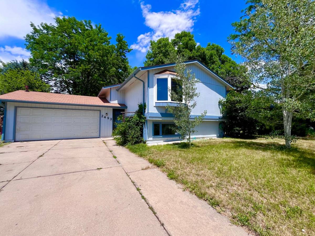 House for rent at 2493 Fleming Dr, Loveland, CO 80538