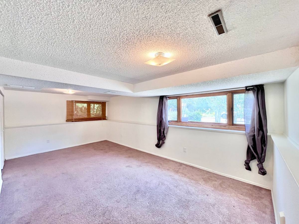 House for rent at 2493 Fleming Dr, Loveland, CO 80538