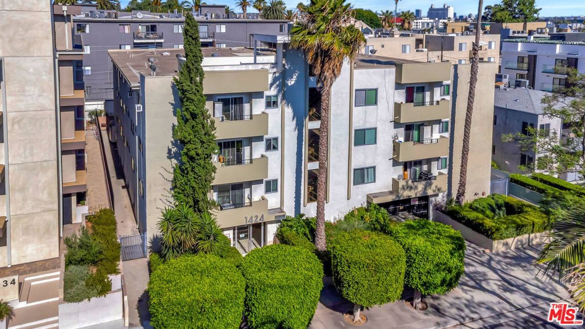 Apartment for rent at 1424 N Poinsettia Place, Los Angeles, CA 90046