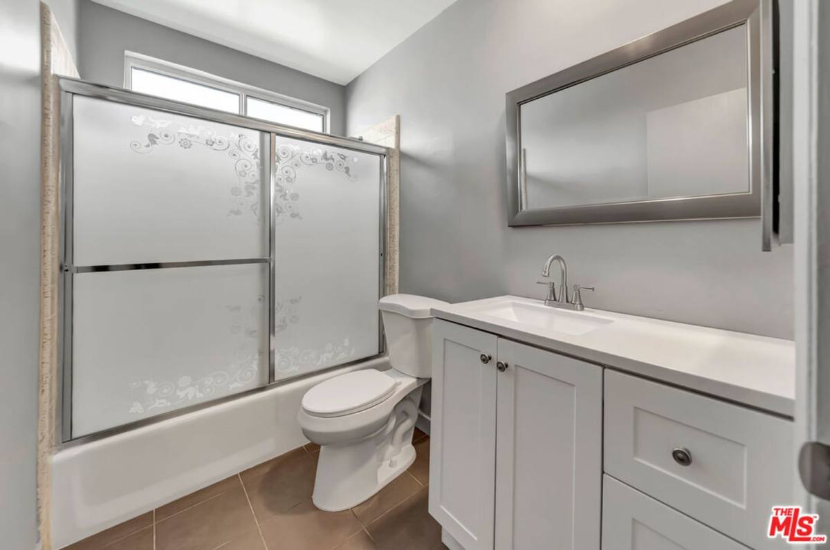 Apartment for rent at 1424 N Poinsettia Place, Los Angeles, CA 90046