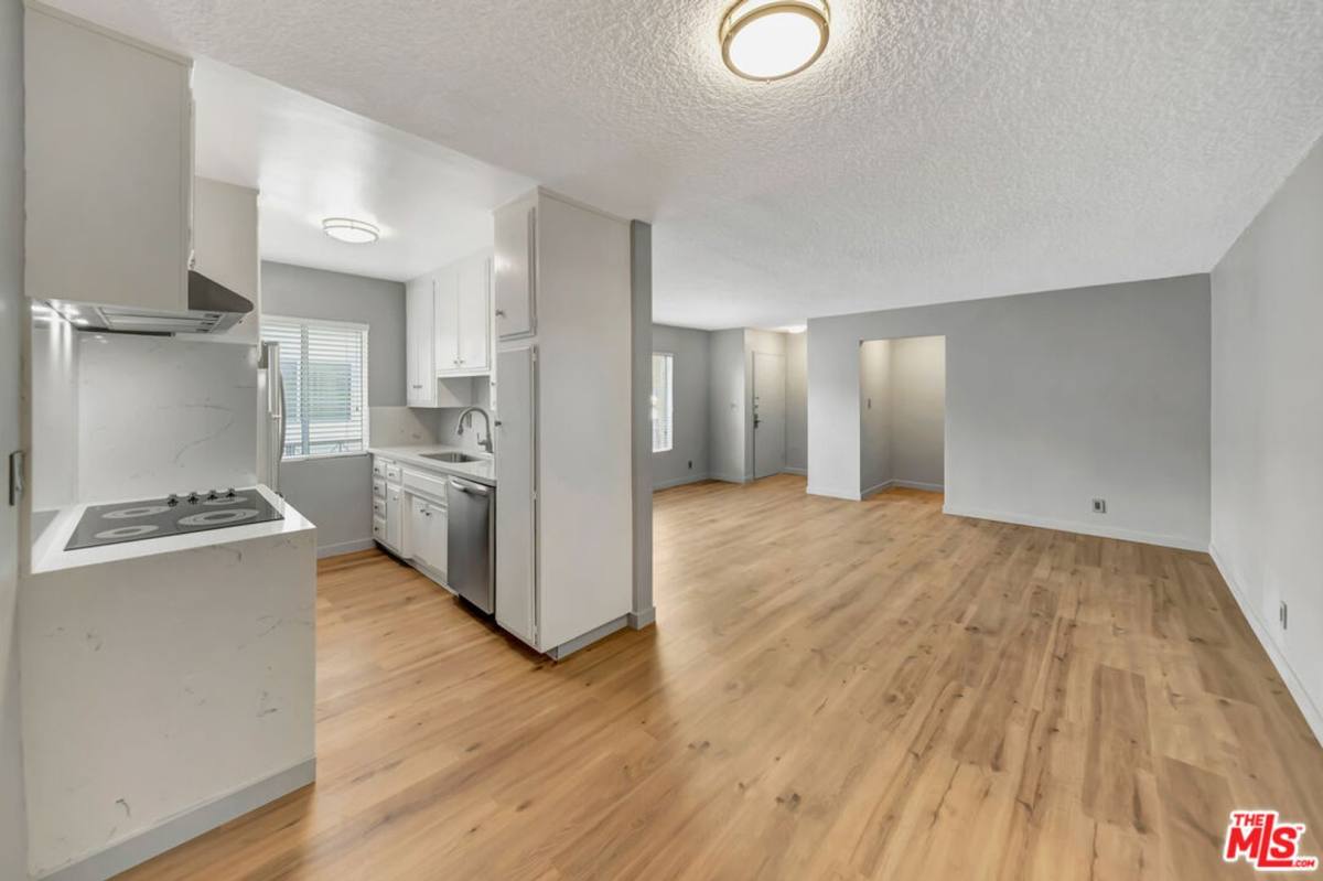 Apartment for rent at 1424 N Poinsettia Place, Los Angeles, CA 90046