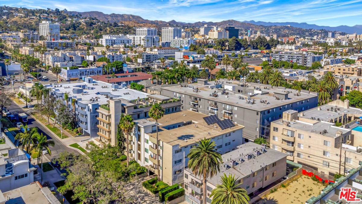 Apartment for rent at 1424 N Poinsettia Place, Los Angeles, CA 90046