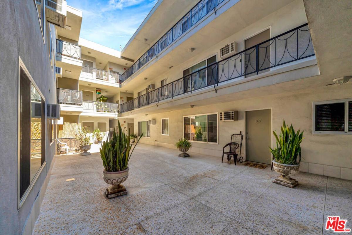 Apartment for rent at 1424 N Poinsettia Place, Los Angeles, CA 90046