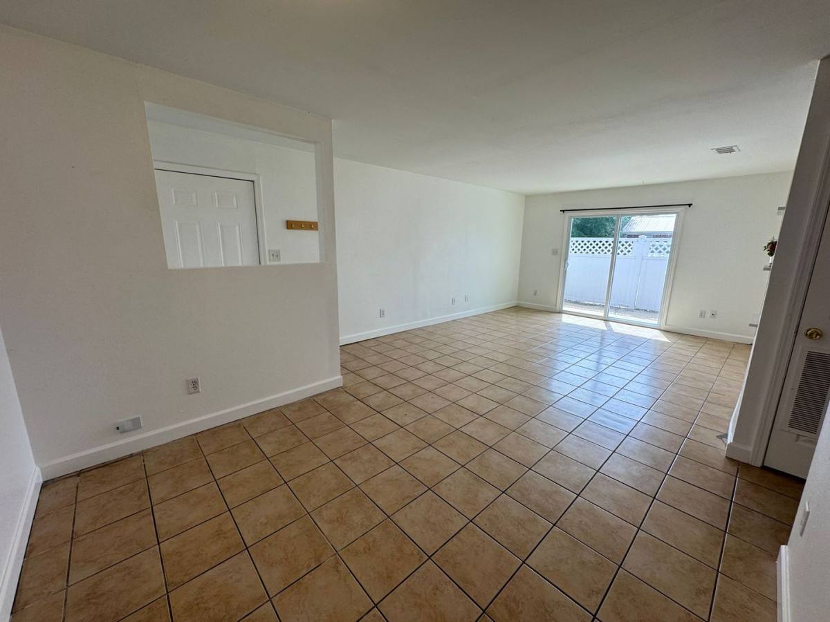 Townhouse for rent at 1600 Greenbriar Parkway, Gulf Breeze, FL 32563