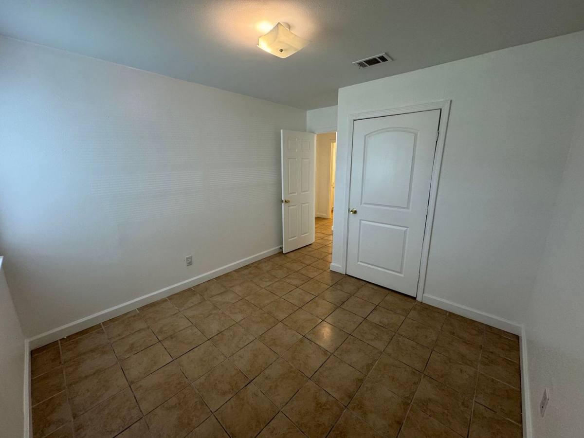 Townhouse for rent at 1600 Greenbriar Parkway, Gulf Breeze, FL 32563