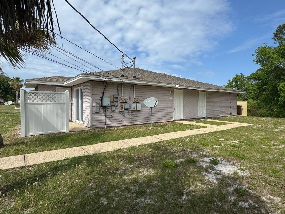 Townhouse for rent at 1600 Greenbriar Parkway, Gulf Breeze, FL 32563