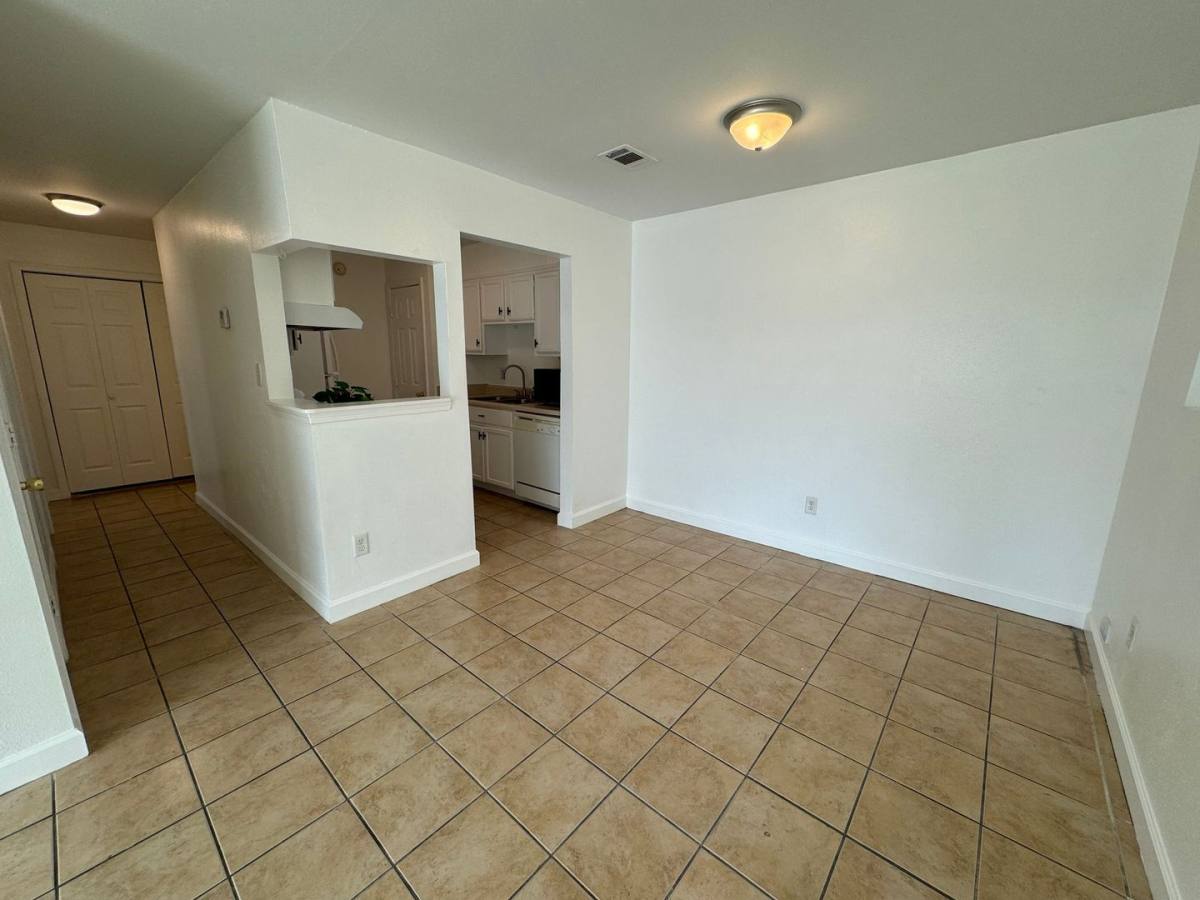 Townhouse for rent at 1600 Greenbriar Parkway, Gulf Breeze, FL 32563