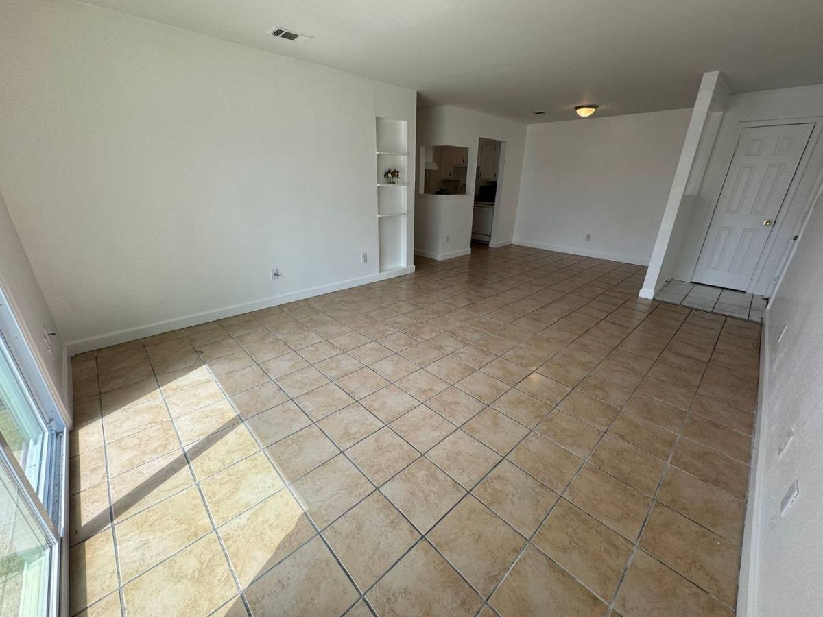 Townhouse for rent at 1600 Greenbriar Parkway, Gulf Breeze, FL 32563