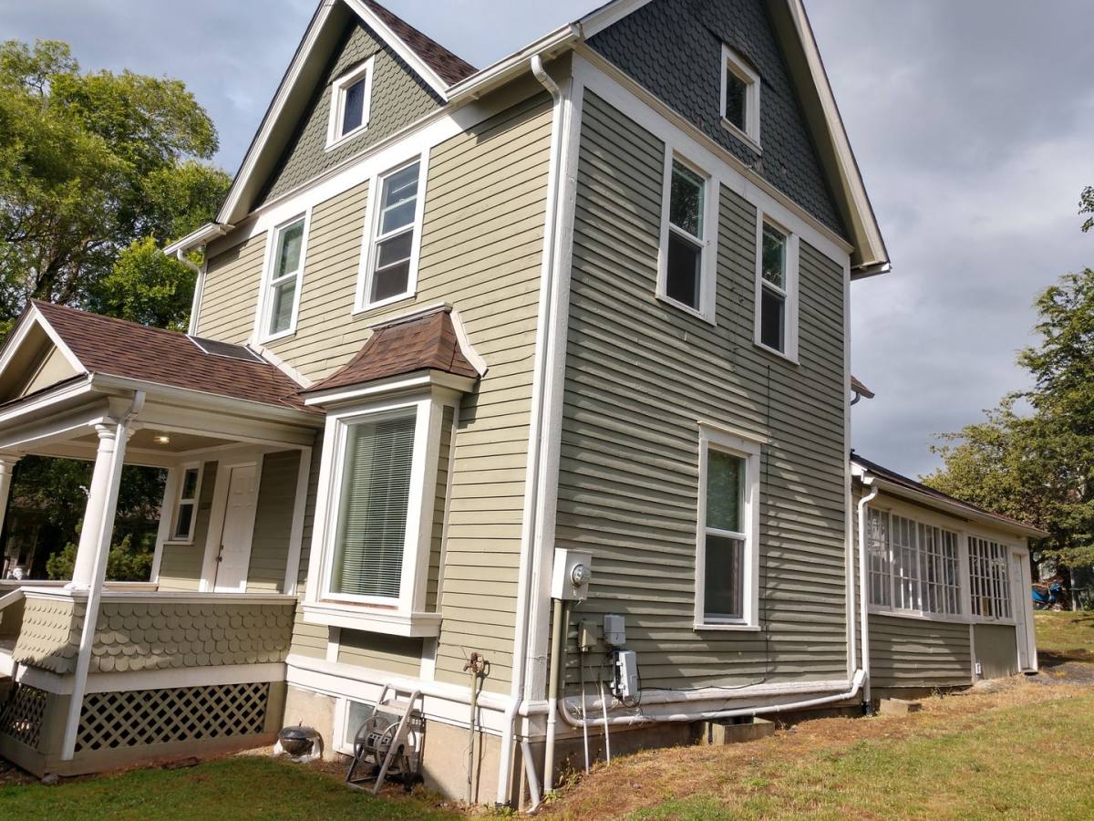 House for rent at 2228 Yew St, Bellingham, WA 98229